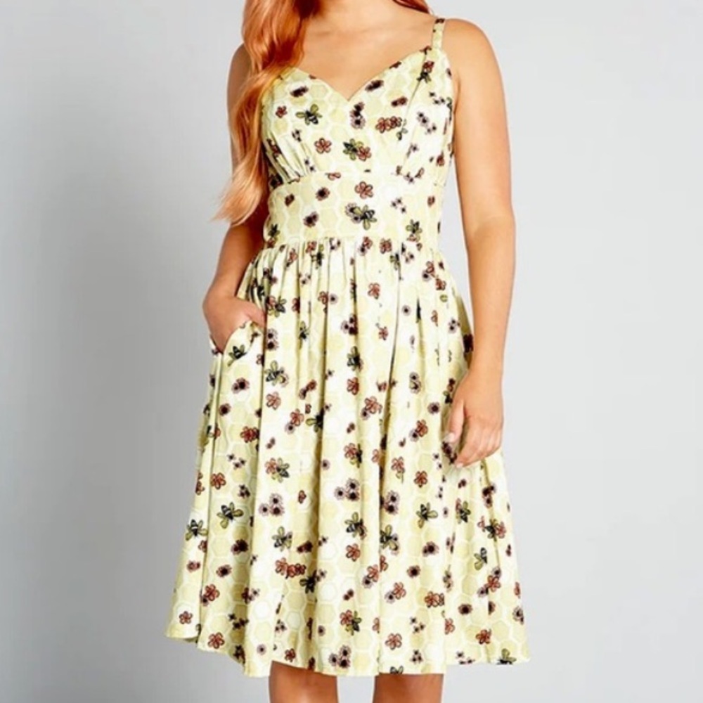 Vintage Voodoo vixen bee and flower sundress